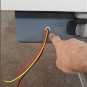 Λεπτομέρεια κατασκευής από Περιστροφική Πόρτα Κατάψυξης Συντήρησης Με Λάστιχο Σκούπα και Κατωκάσι